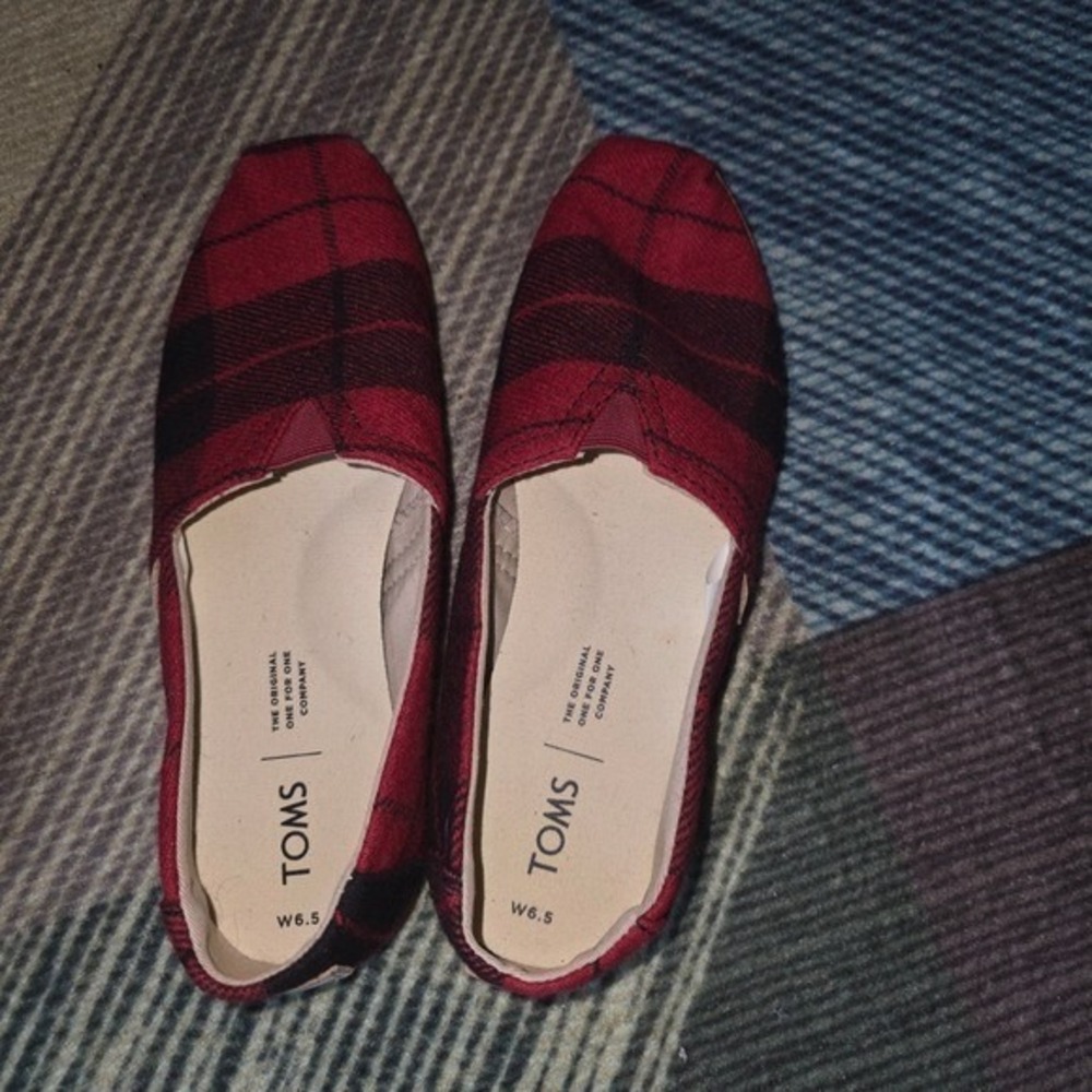 Shoe - Picture 2 of 5